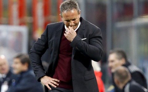 AC Milan sa thải HLV Mihajlovic