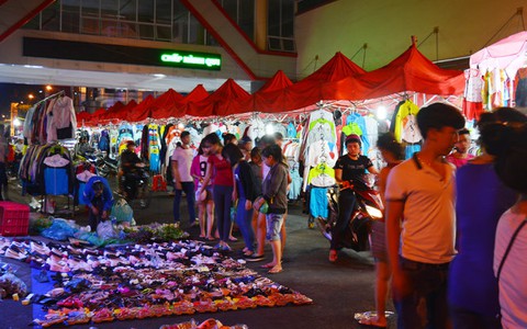 Chợ đêm Buôn Ma Thuột ngưng hoạt động, tiểu thương lo lắng