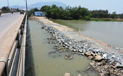 Sông Cái Nha Trang mặn gần ngang nước biển