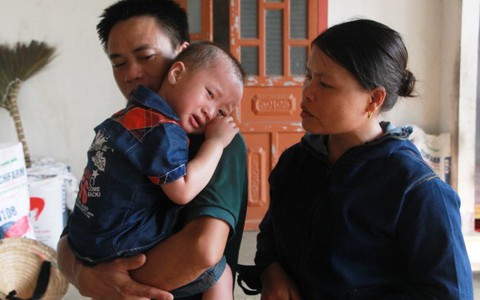 Khen thưởng hai cô giáo cứu 17 trẻ mầm non bị ong đốt