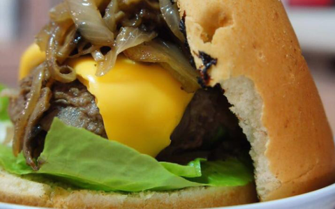 Ăn fast food cho sành điệu: Ảnh hưởng đủ đường