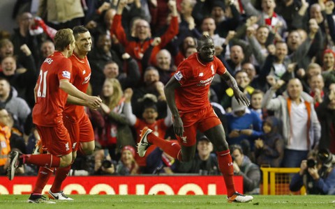 Liverpool thắng đậm Everton trong trận derby Merseyside