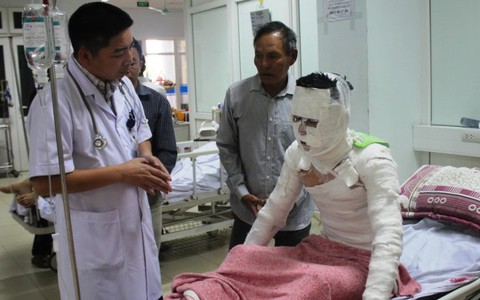 Chuyển thêm 3 công nhân vụ nổ ở công ty gỗ ra Hà Nội