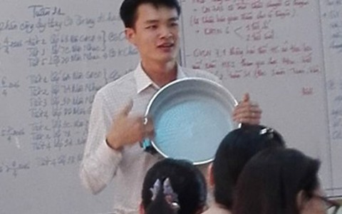 ​Mang xoong nồi vào trường học tiếp thị