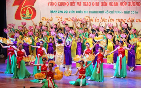 Hợp xướng thiếu nhi TP.HCM mừng 75 năm thành lập Đội