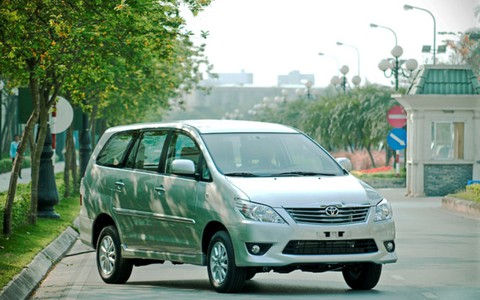 Toyota VN triệu hồi 764 xe Innova để thay hai cửa sau