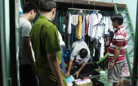 Quay 40 đoạn video cảnh nữ sinh đang tắm để tống tiền