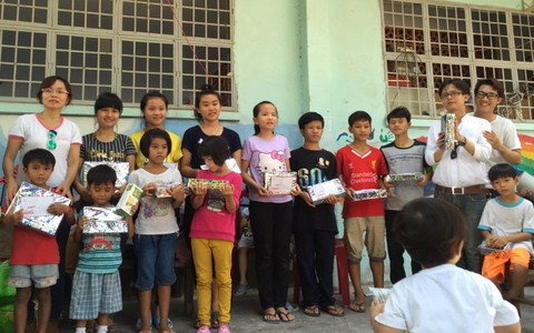 SMS Band chia sẻ yêu thương trong ngày 30-4