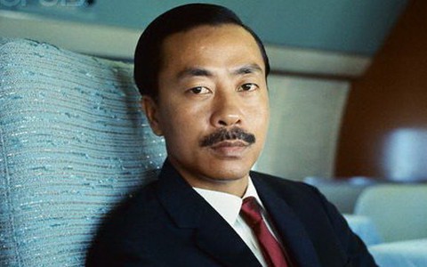 Mở cửa phòng làm việc của ông Nguyễn Cao Kỳ cho khách tham quan