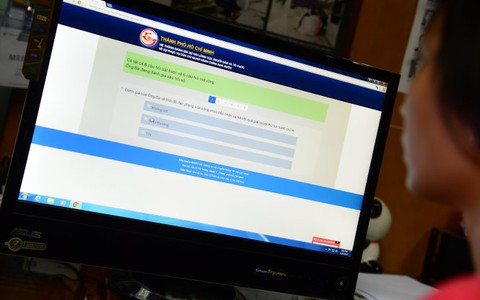 Ngồi nhà đánh giá dịch vụ hành chính công