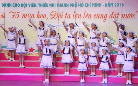 Phát hành ấn phẩm nhân kỷ niệm 75 năm sinh nhật Đội