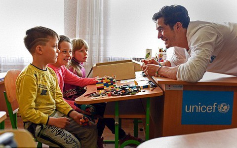 Orlando Bloom làm đại sứ UNICEF, thăm trẻ em ở Ukraine