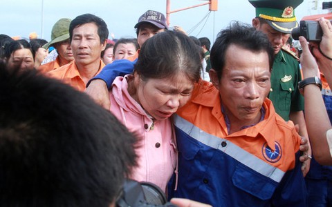 Đề nghị truy tìm chiếc tàu đâm chìm tàu câu mực