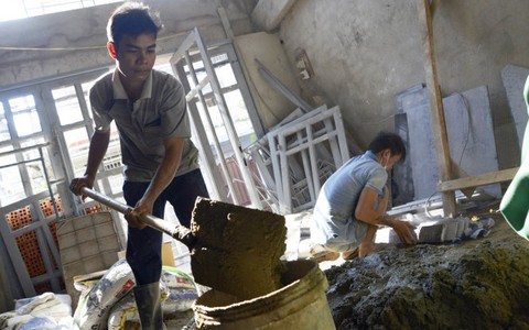 Hạn mặn dập dồn: Dân miền Tây tha phương cầu thực