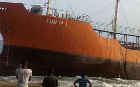 Bí ẩn "tàu ma" dạt vào bờ biển Liberia