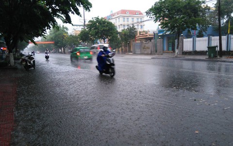 ​Quảng Nam, Quảng Ngãi có “mưa vàng” giải nhiệt