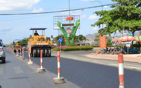 Mới sửa hơn 1.000m vuông đường bị lún trên quốc lộ ngàn tỉ
