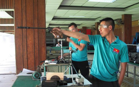 Xạ thủ cũng thua vì không có... đạn