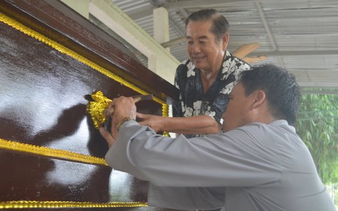 “Mạnh thường quân” của người cõi âm