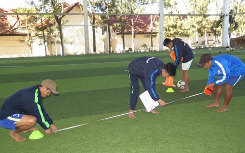 Những giấc mơ đá bóng tan vỡ