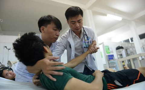 Bạn đọc xúc động với bác sĩ Minh, ngành y nghĩ sao?