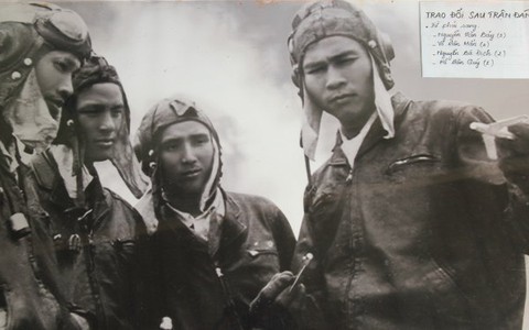 Anh hùng làm ruộng