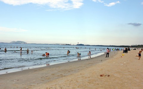 Khe Hai - bãi tắm tự nhiên, dân dã