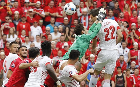 Albania - Thụy Sĩ 0-1: Sai lầm và bị trừng phạt