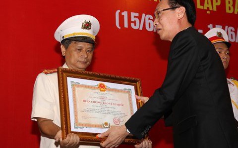 Báo Công an nhận Huân chương bảo vệ tổ quốc hạng ba