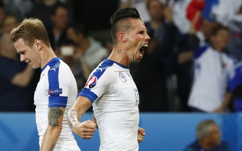 Thiên tài Hamsik nâng bước Slovakia