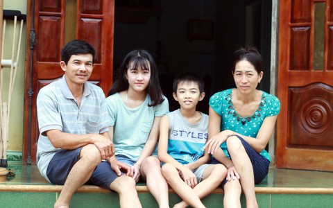 Gia đình "nữ sinh bị cưa chân" xin không đình chỉ bác sĩ