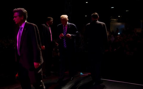 Ngân sách tranh cử bà Clinton 41 triệu, ông Trump 1,4 triệu USD