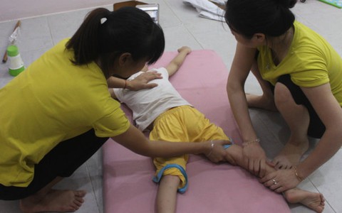 ​Người mẹ giúp con thoát tự kỷ lập trung tâm hỗ trợ trẻ tự kỷ
