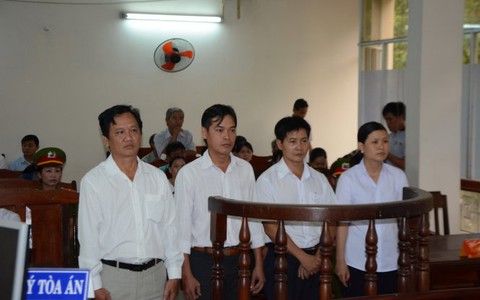 Gây thất thoát 12 tỉ, nhóm cán bộ huyện Hòa Thành lãnh án