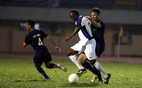 Cầu thủ trẻ VN hào hứng với Dwight Yorke và Ronny Johnsen