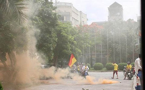 Cảnh cáo Ban tổ chức sân Thiên Trường