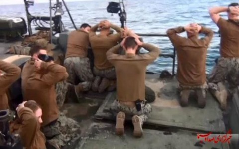 Mỹ nói Iran phạm luật trong vụ bắt 10 lính thủy