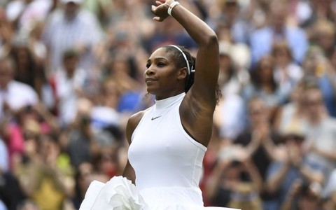 Serena “thần tốc” vào vòng 4 Wimbledon