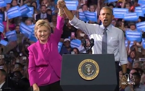FBI tuyên bố sẽ không truy tố bà Clinton