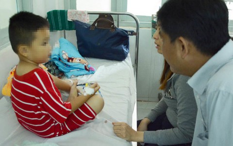 Sức khỏe cháu bé uống thuốc diệt cỏ dần ổn định