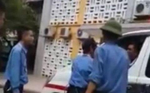 Sống chung với... độc quyền