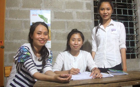 Ba chị em bước qua nỗi đau