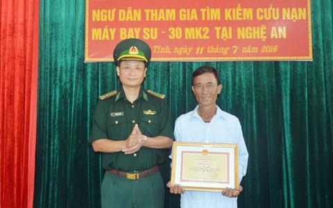 Khen thưởng bốn ngư dân cứu phi công Su30-MK2
