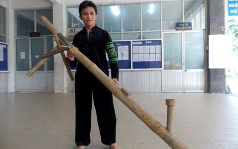 Mang điếu cày tự chế 2,75m đi thi năng khiếu