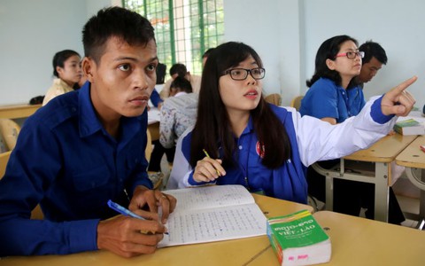 SV tình nguyện ở Champasak: dạy tiếng Việt và kết nối văn hóa