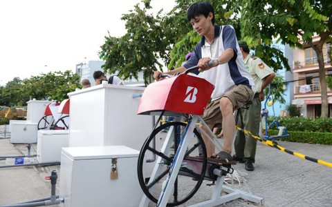 Đạp xe lọc nước: sao không nhân rộng!