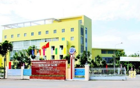 Hàng trăm thí sinh điểm liệt