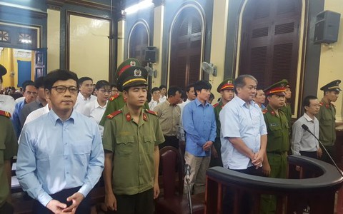 Giám đốc "bù nhìn" bật khóc nhận ký khống, giúp rút tiền VNCB