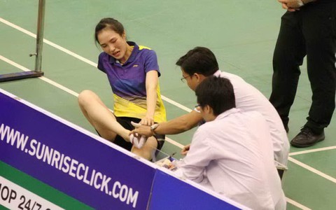 Vũ Thị Trang bỏ cuộc vì chấn thương trở nặng