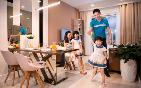 Nhà đầu tư sành điệu mê hàng hiệu